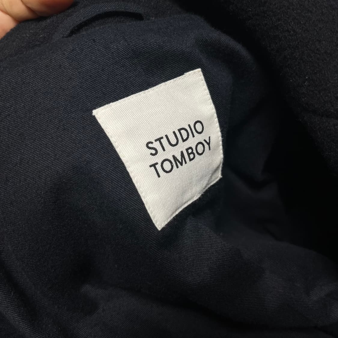 스튜디오 톰보이 블랙 코트  상품이미지2