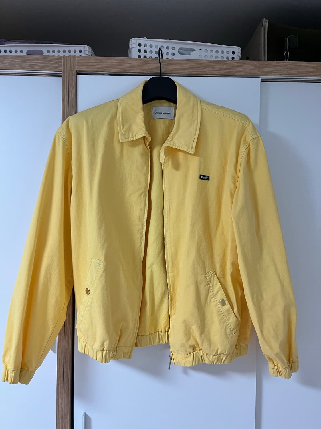 Drôle de Monsieur(드롤 드 무슈) 옐로우 자켓_페퍼유착용 상품이미지4