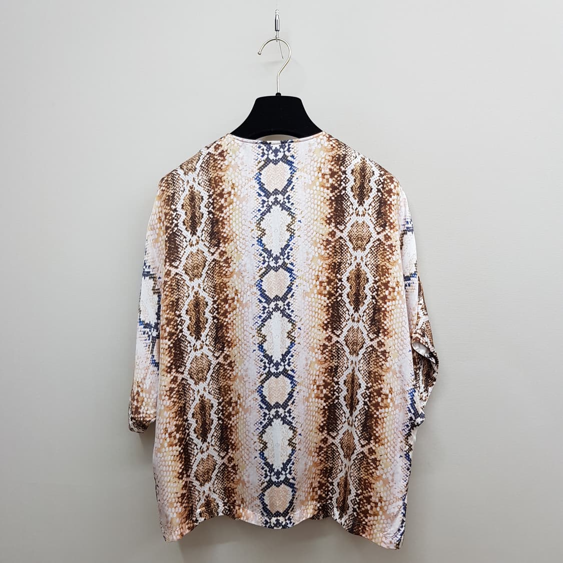 마쥬 파이톤 프린트 오버사이즈 블라우스 2사이즈 상품이미지5