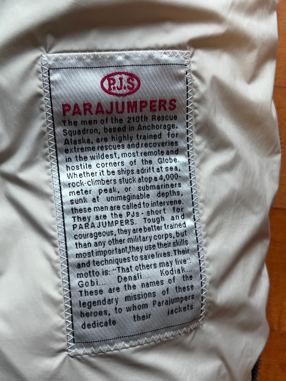 [희귀한 매물] 파라점퍼스 니트 패딩 L 상품이미지6