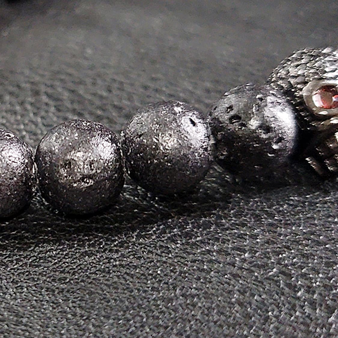 Nightjaw 바솔트 8mm 남자 빈티지 비즈 해골 원석 팔찌 상품이미지2