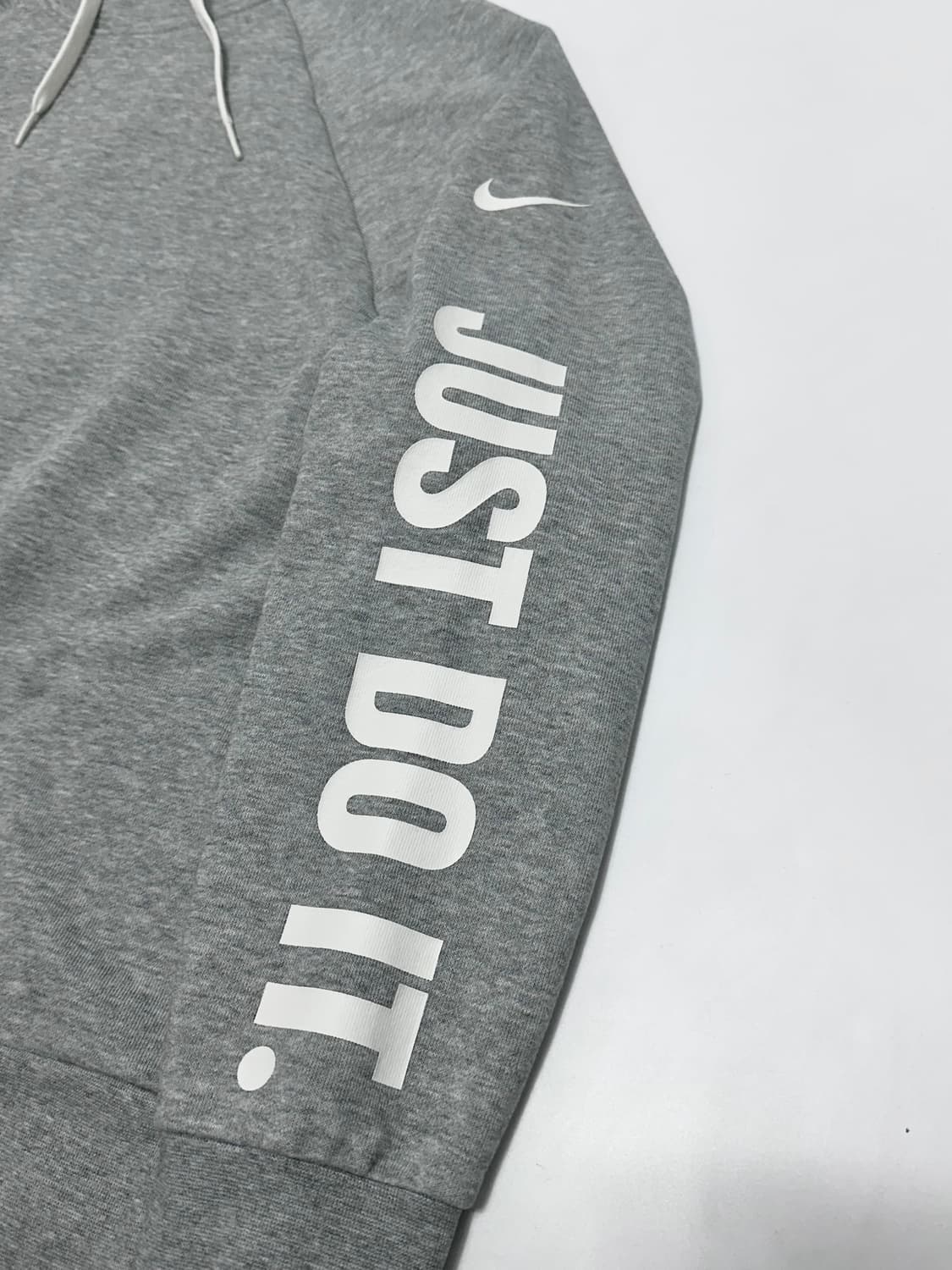 나이키 드라이핏 스우시 스펠아웃 회색 후드티 상품이미지4