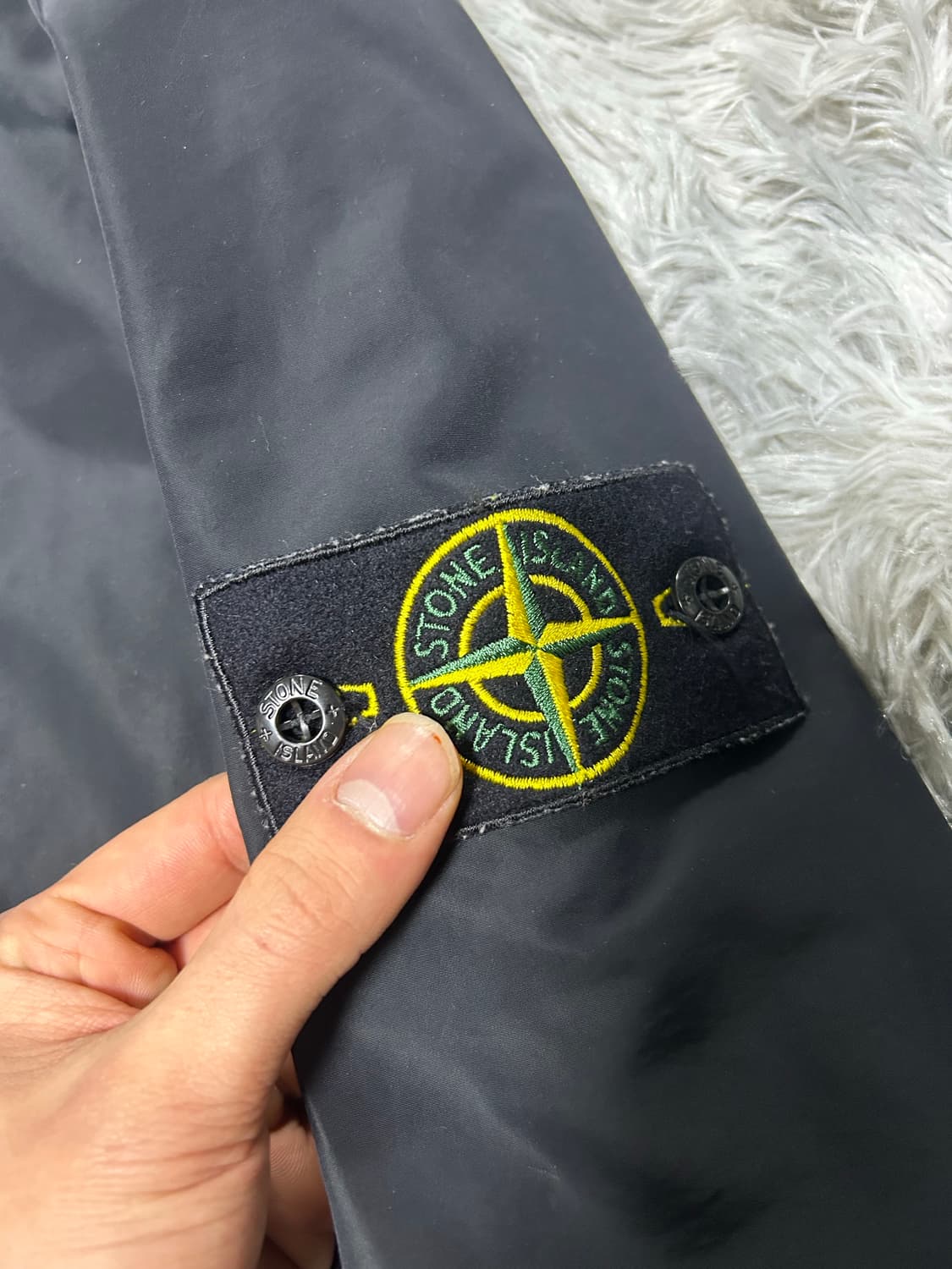 스톤 아일랜드 마이크로랩스 나일론 바람막이 M 블랙 상품이미지4