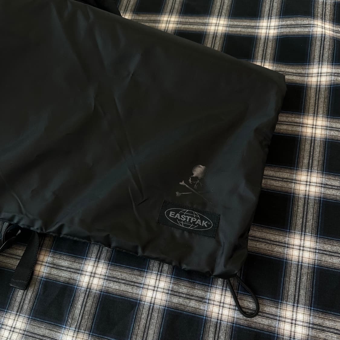 이스트팩 x 마스터마인드 백팩 블랙 상품이미지8