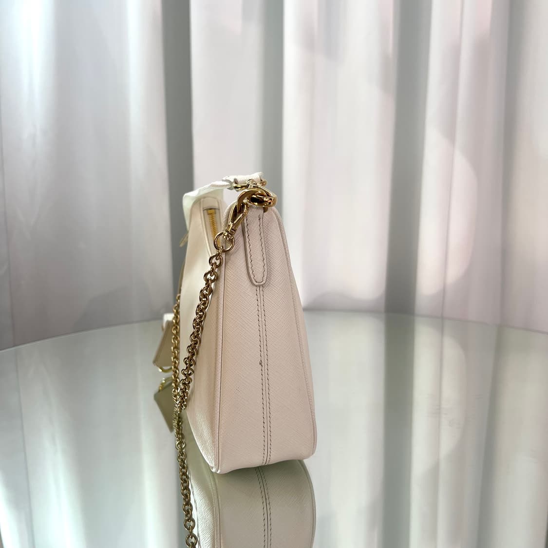 프라다 리에디션 사피아노 레더 체인 금장 크로스 호보백 상품이미지3