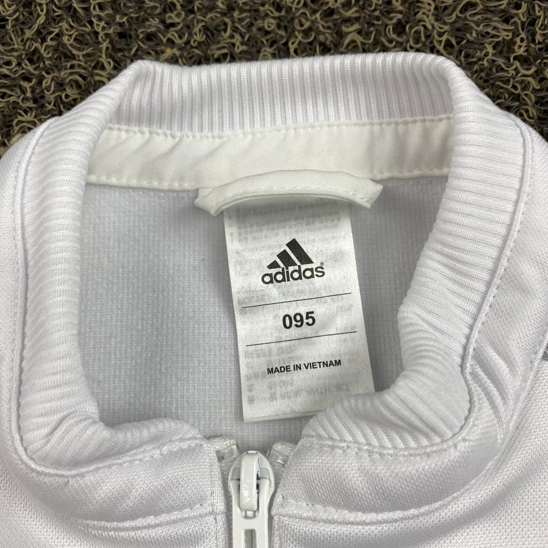 아디다스 레알마드리드 화이트 트랙 탑 상품이미지5