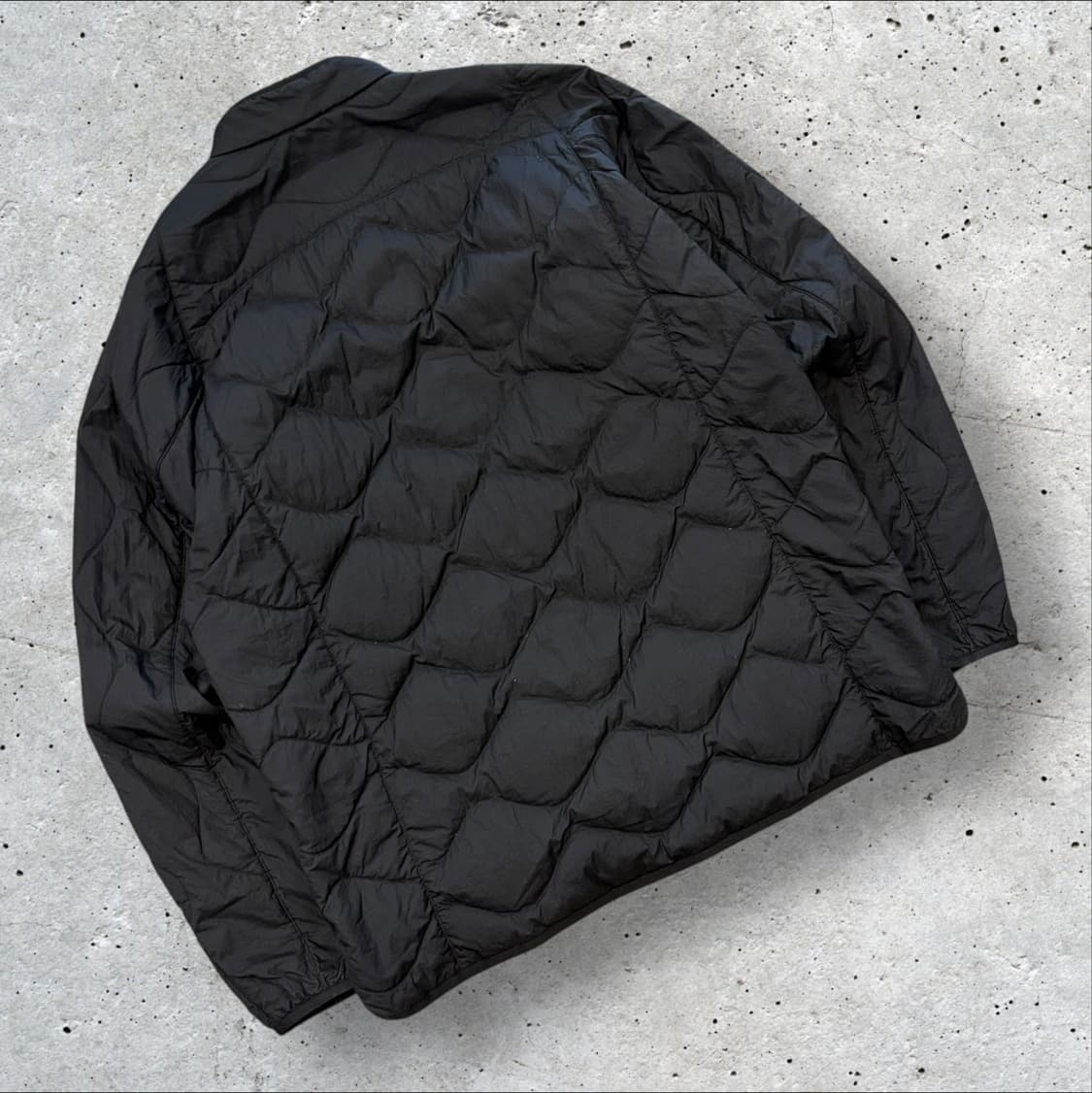 [M] 유니클로 화이트 마운티니어링 경량 다운 블랙 B521 상품이미지2