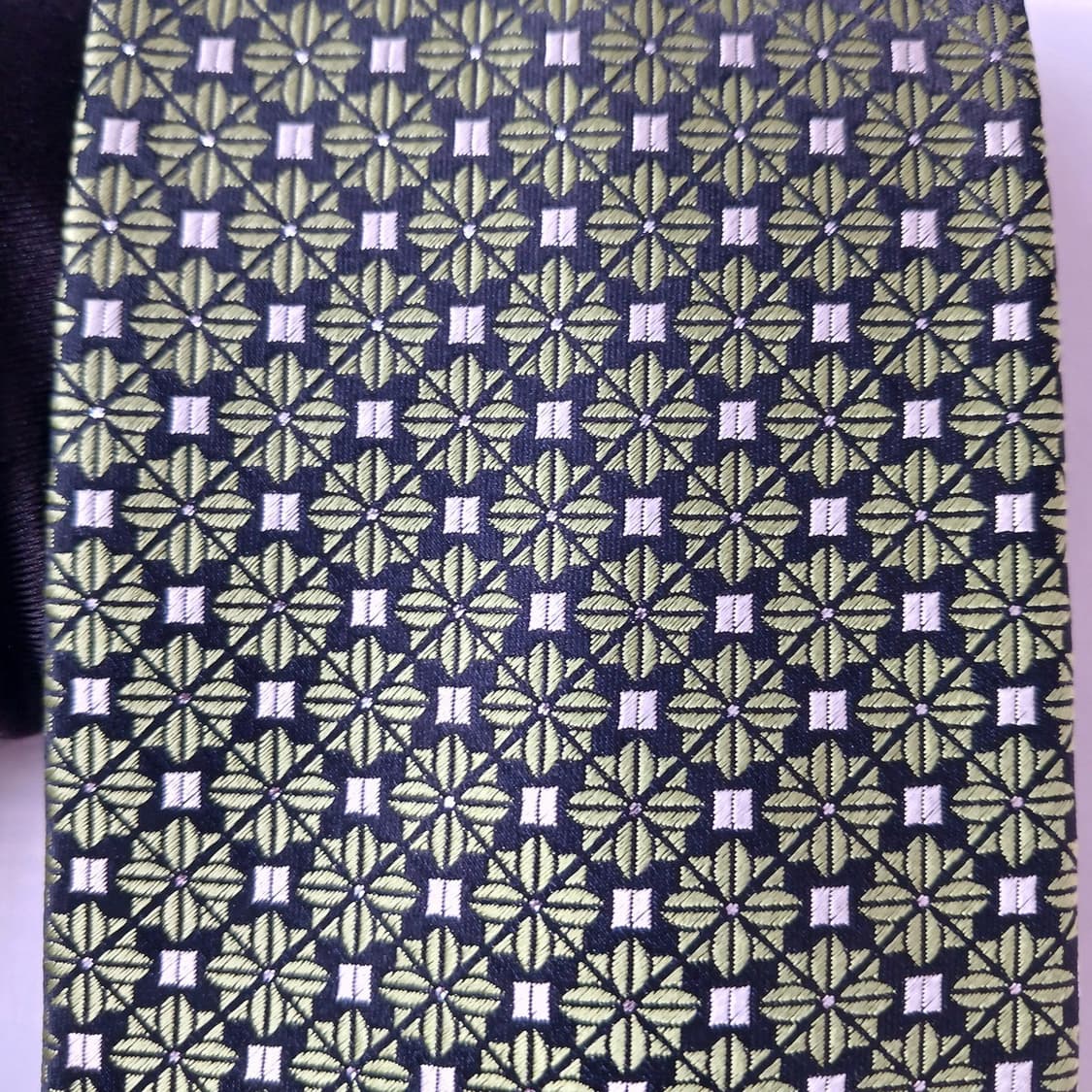 니나리치 실크 그린 패턴 넥타이 9.8cm A+등급 A19793
 상품이미지8