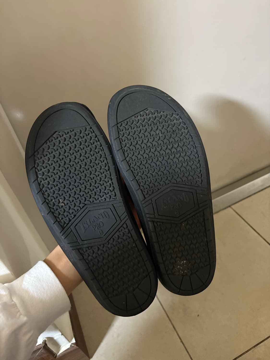 아일랜드 슬리퍼 블랙 스웨이드 us8 상품이미지4