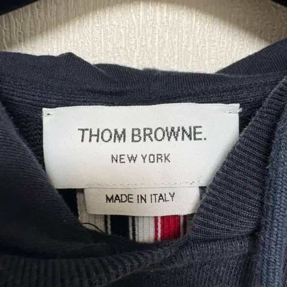 [4] 톰브라운 백삼선 후드티 상품이미지4