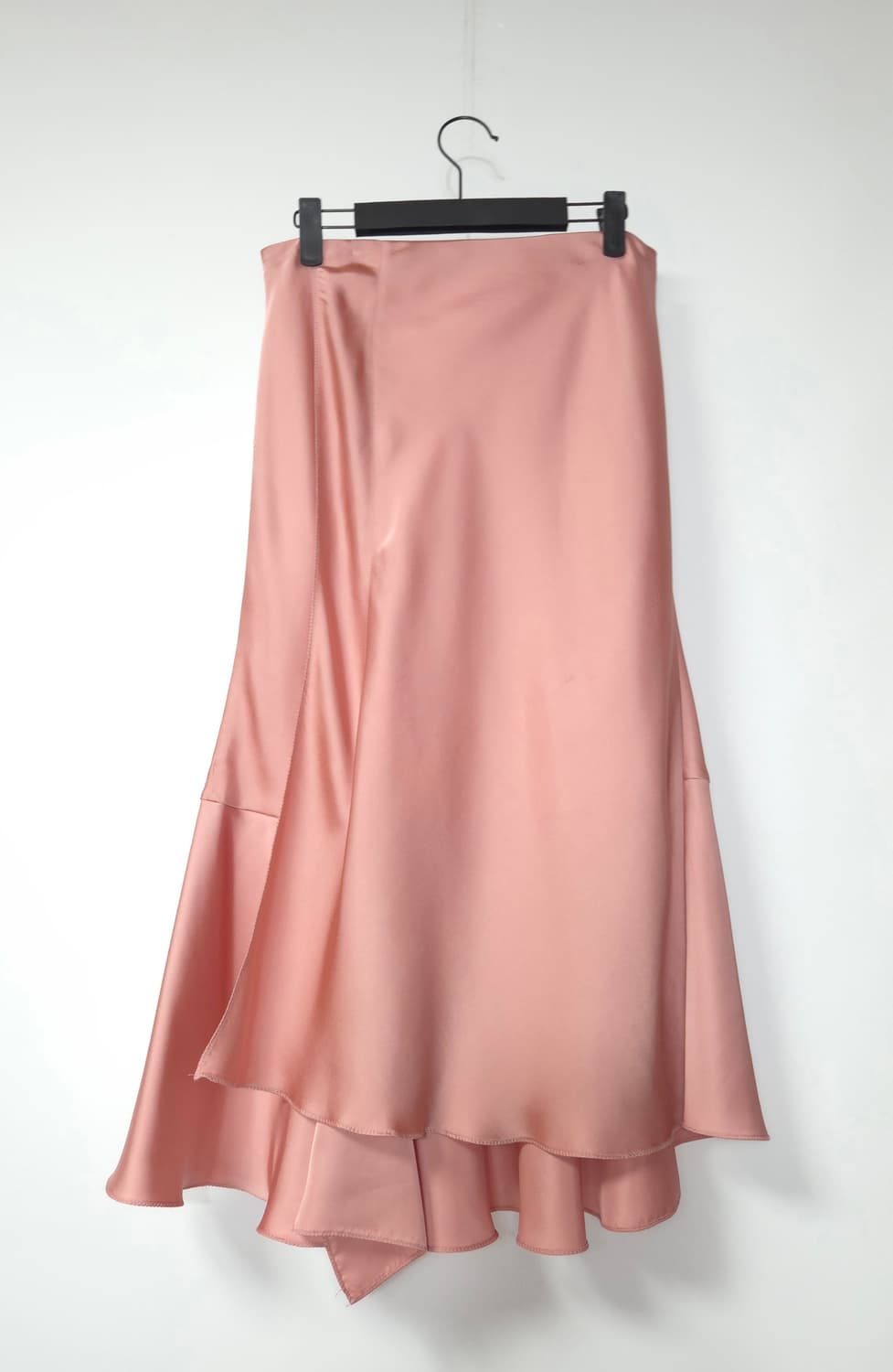 한섬 시스템 새틴 로즈핑크 언밸런스 밴딩 스커트  67-98 상품이미지1