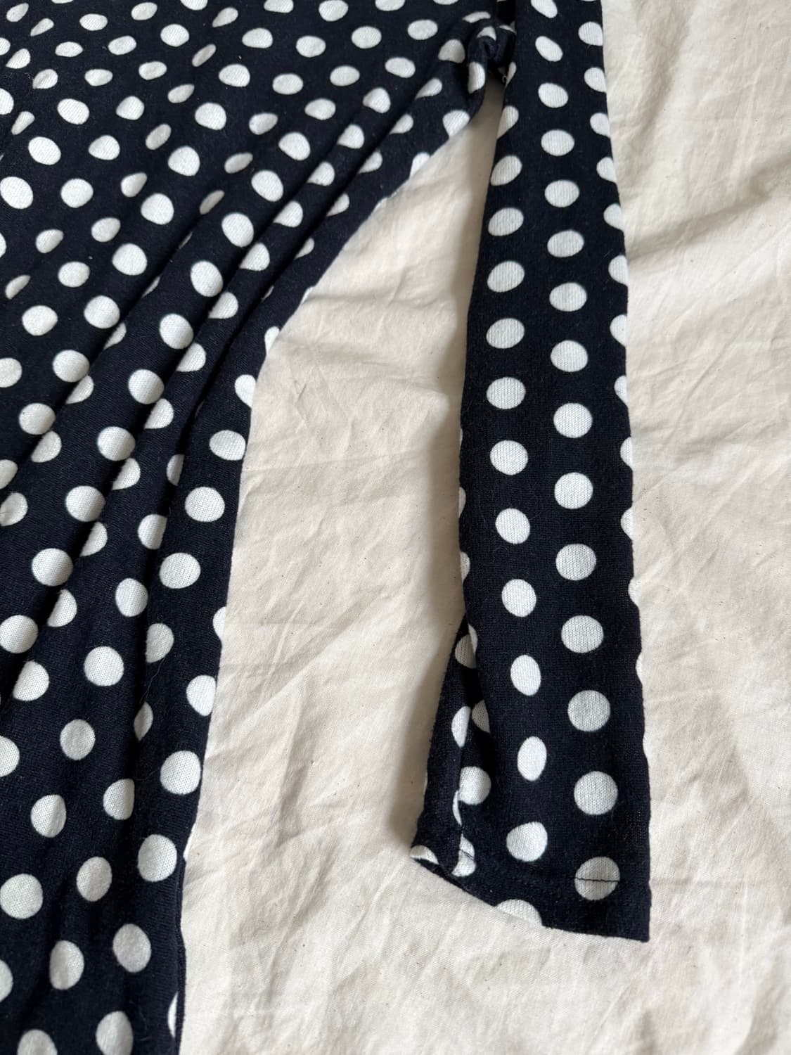 러블리 딥 네이비 도트 딱붙 롱슬리브  상품이미지3