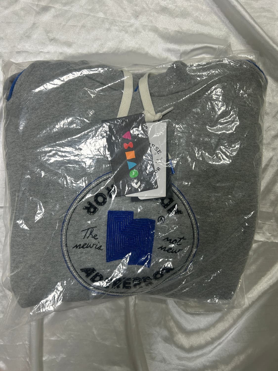 컨버스 x 아더에러 쉐입스 풀오버 후드 빈티지 상품이미지10