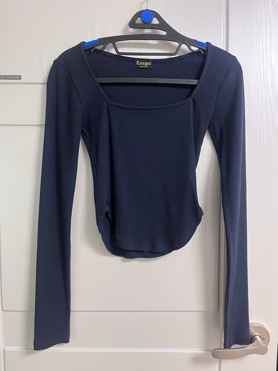 탠저 Tanger SIDE SLIT TOP NAVY 상품이미지1