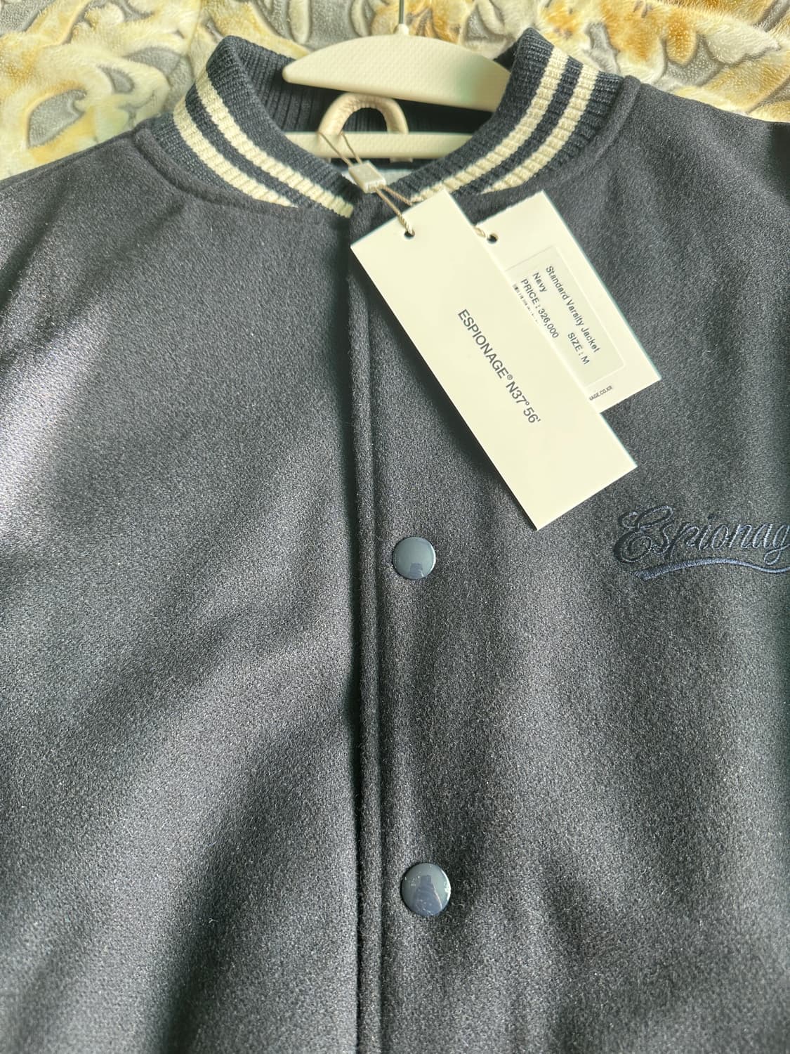 새상품)에스피오나지 바시티 자켓 네이비 M 사이즈 팝니다. 상품이미지1