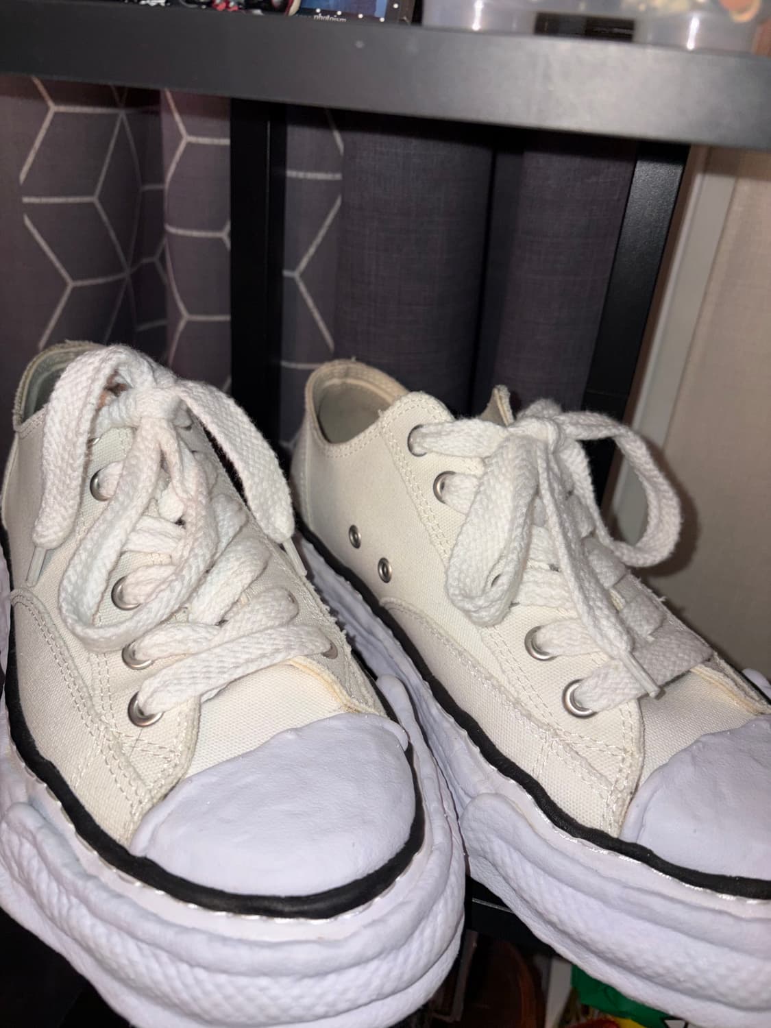 메종 미하라 야스히로 피터슨 화이트 상품이미지1