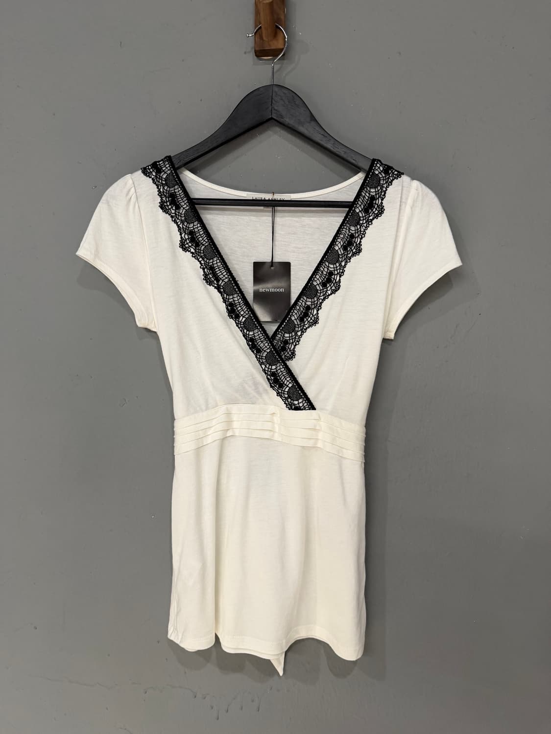 lace line detail wrap design top 상품이미지5