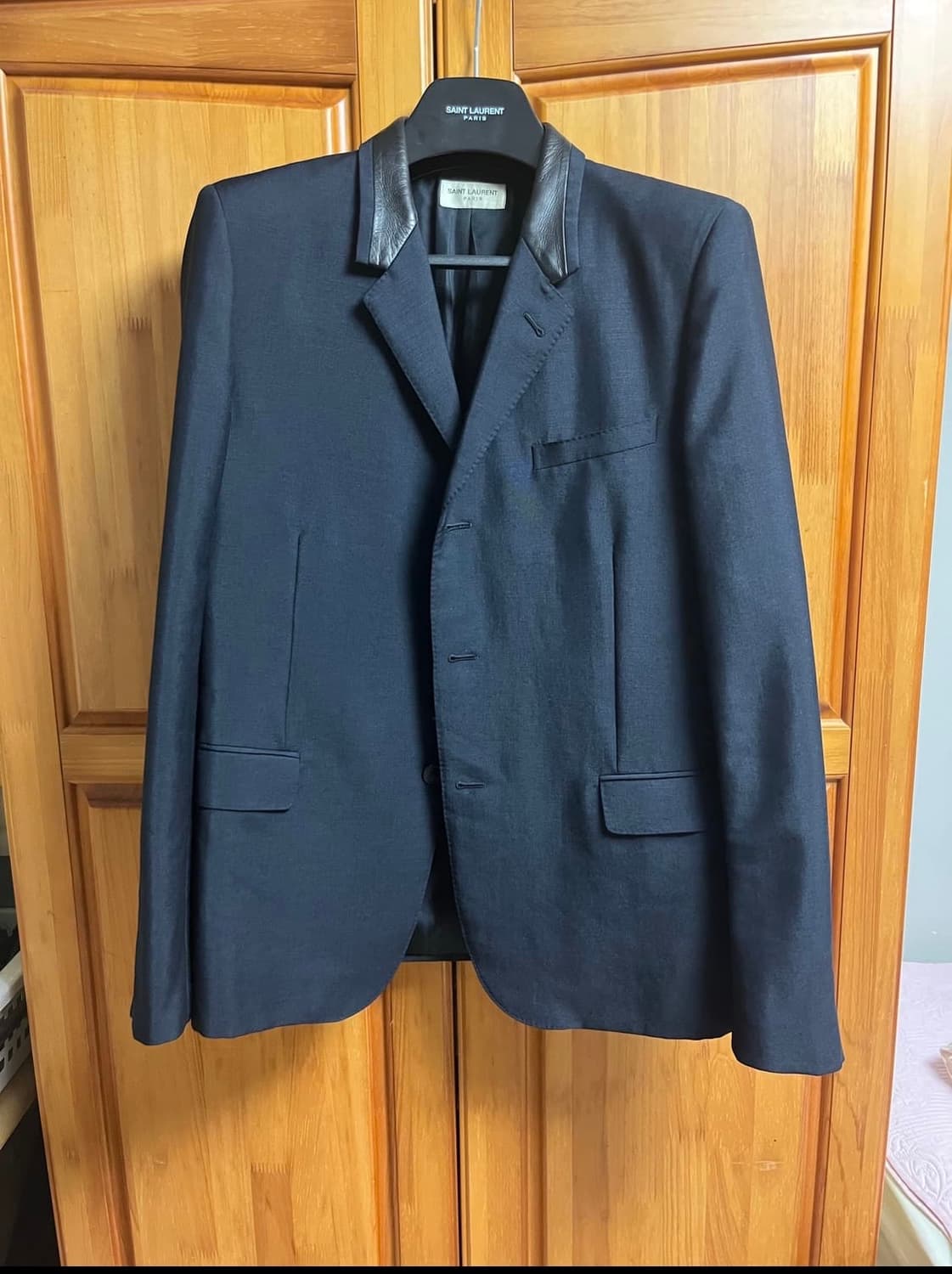 생로랑 에디슬리먼 레더 라펠 블레이저 상품이미지3