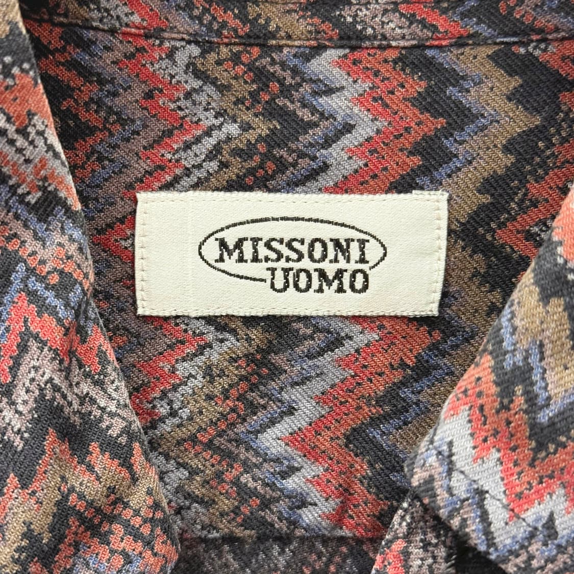 미쏘니 카라 긴팔 셔츠 지그재그 패턴 버튼다운 디테일 우오모 멀티컬러 상품이미지7