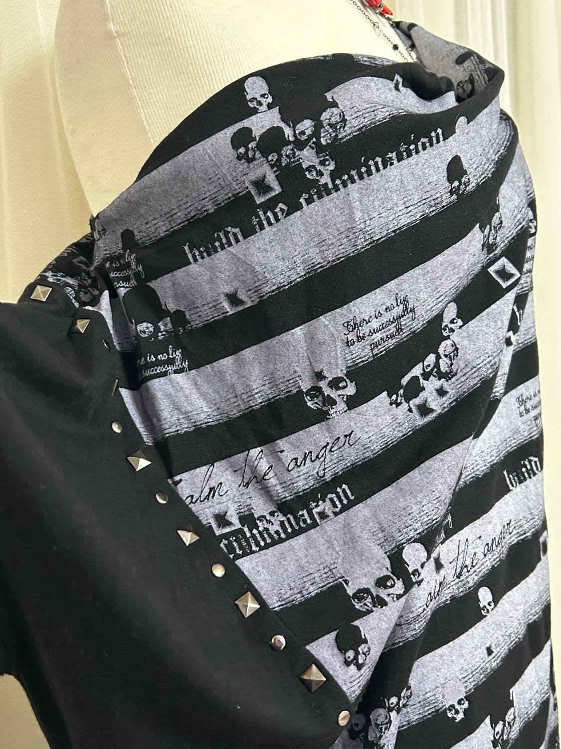 고스트오브할렘 드레이프 펑크 스컬 스터드 탑 상품이미지2