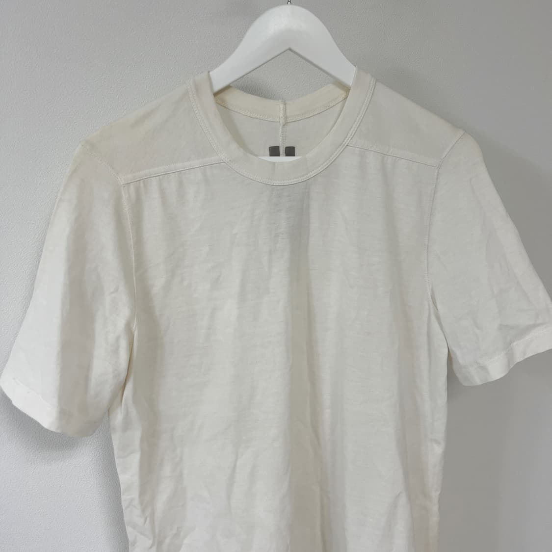 릭오웬스 15FW "SPHINX" 레벨 티셔츠 밀크 상품이미지5