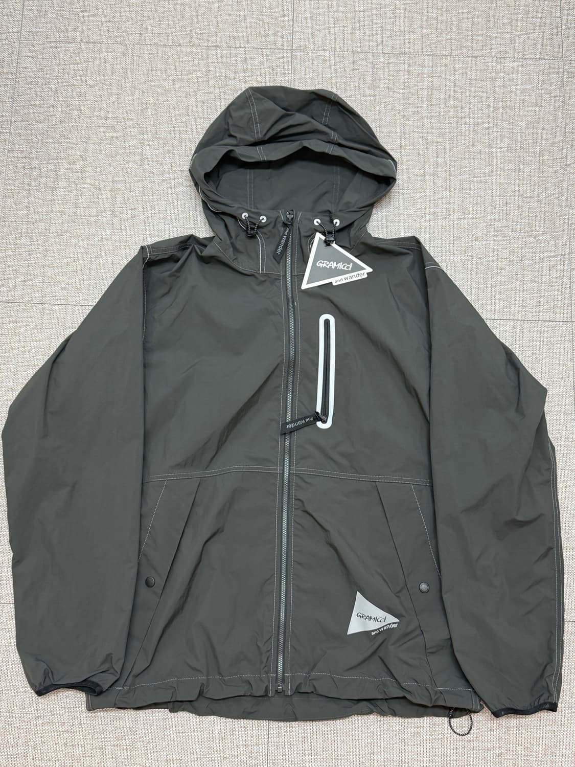 앤드원더 그라미치 콜라보 바람막이 L사이즈 상품이미지1