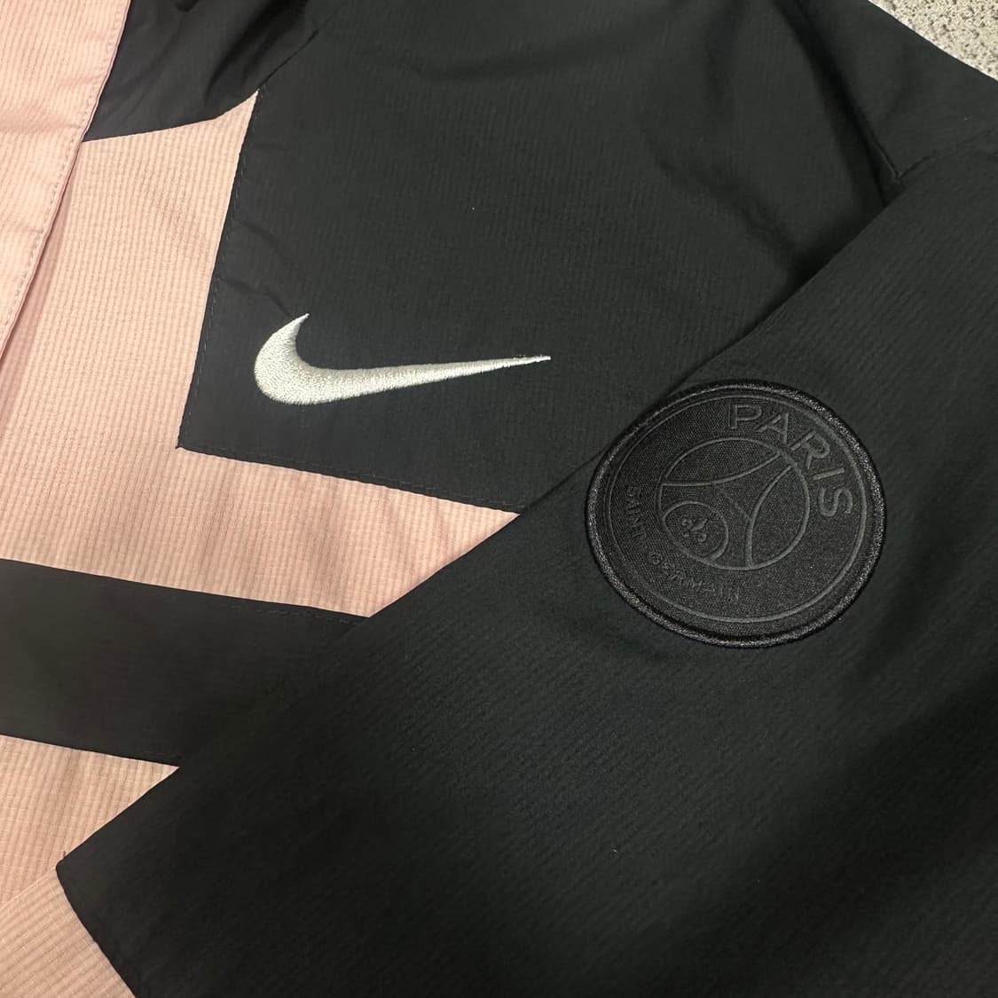 ✨ (바배) 나이키 21-22 파리 생제르망 NSW 에어 우븐 바람막이  상품이미지3