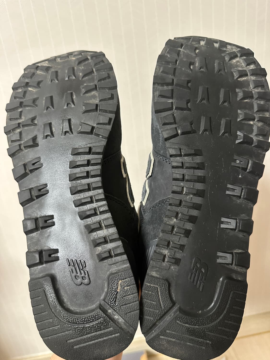 뉴발란스 준야 와타니메 574 블랙 스웨이드 스니커즈 상품이미지6