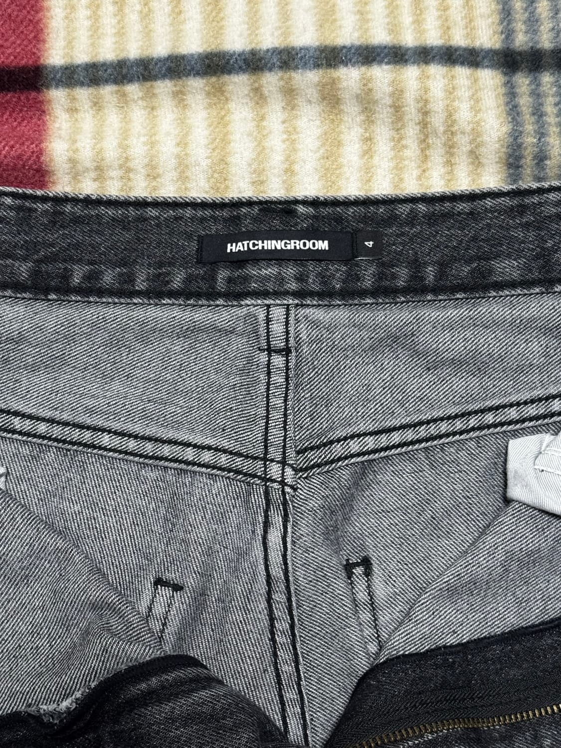 해칭룸 와이드 커브진 (워시드 블랙, 4) 상품이미지3