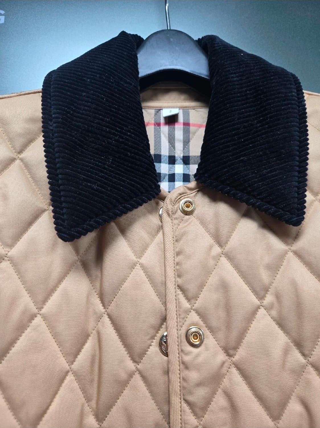 버버리 퀼팅 자켓 베이지 상품이미지3