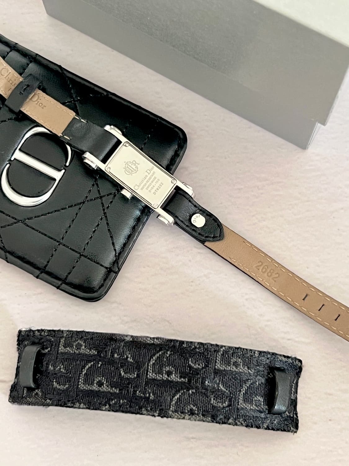 Christian Dior 블랙 다이얼 렉탱글 디올 시계  상품이미지8