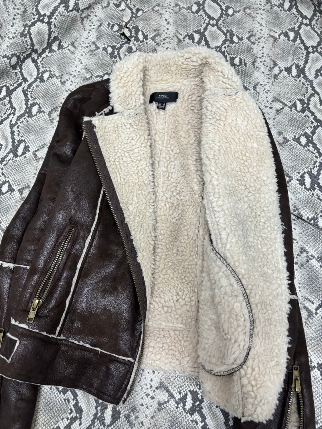 [MNG] Brown Fleece Detail Rider Jacket 상품이미지4