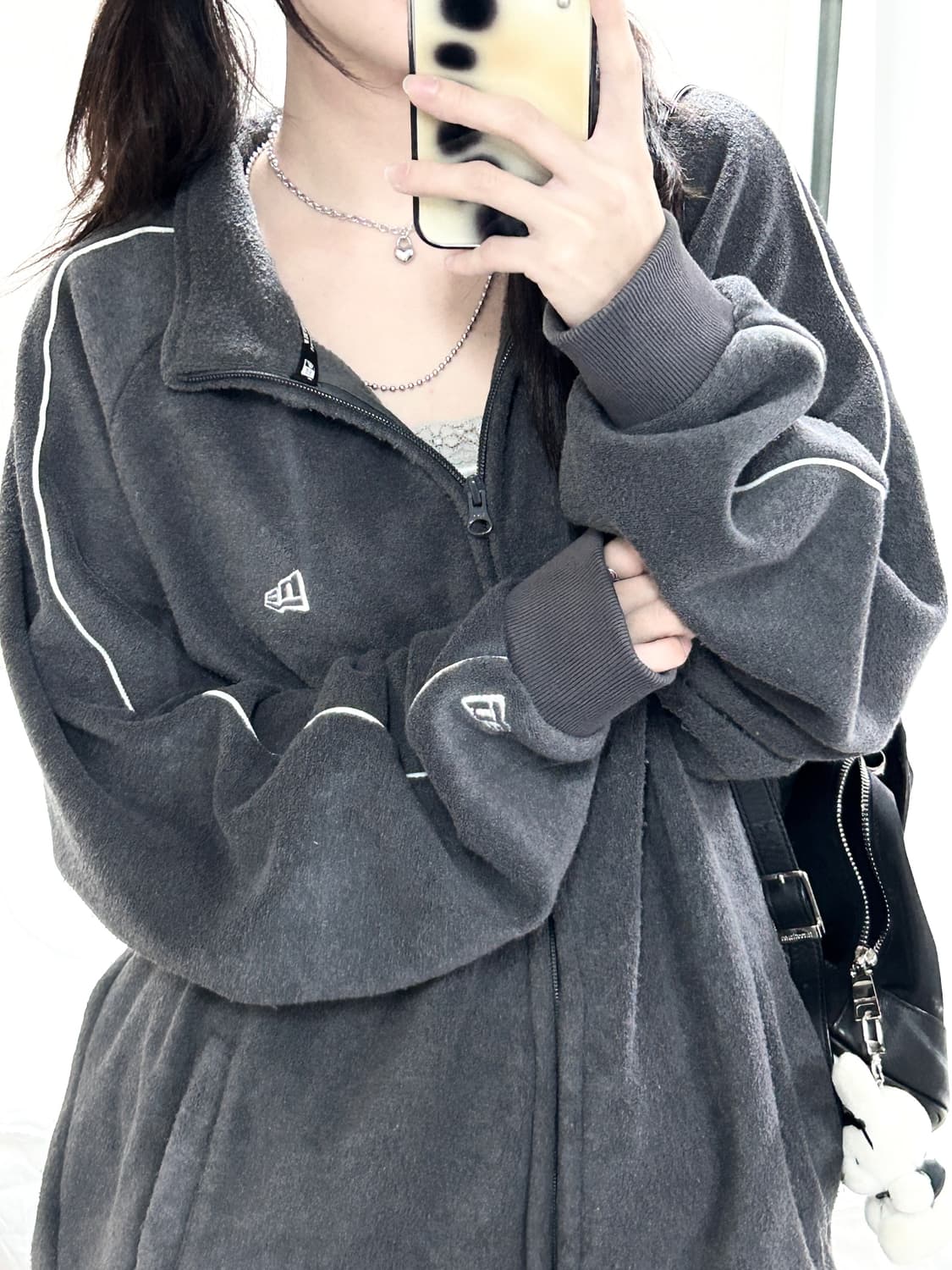 뉴에라 자수로고 차콜 부클집업 상품이미지1