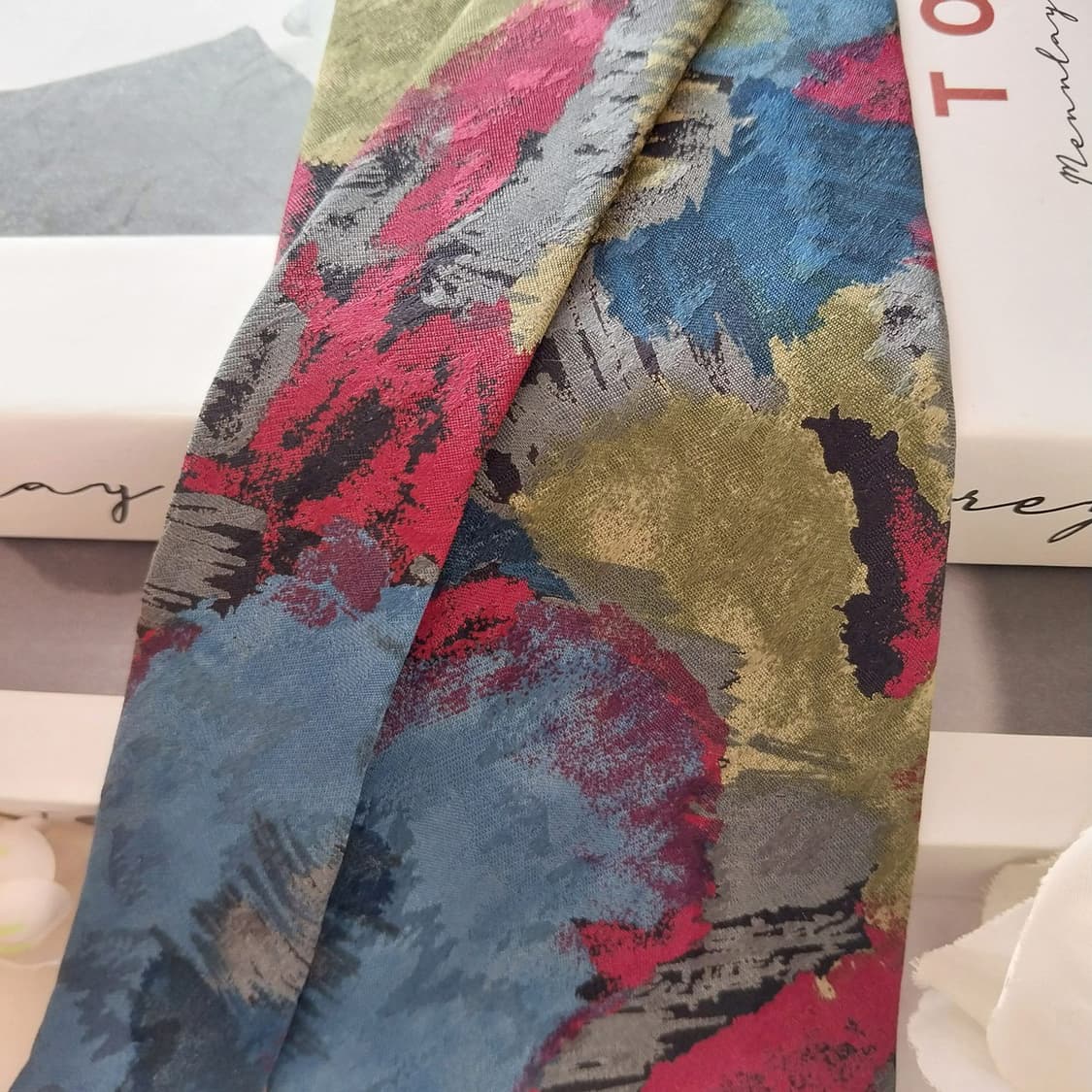 니노 세루티 실크 아트 패턴 넥타이 8.8cm A+등급 K1318
 상품이미지3