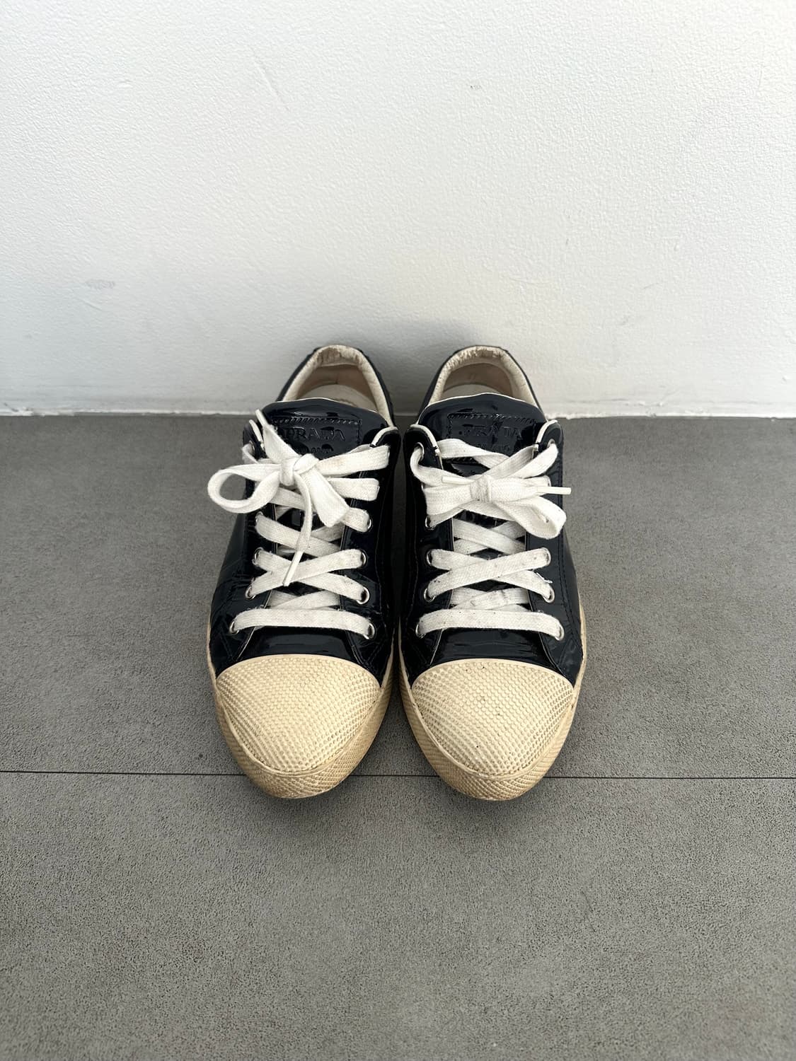 프라다 스포츠 2000s 페이던트 블루 스니커즈 상품이미지1