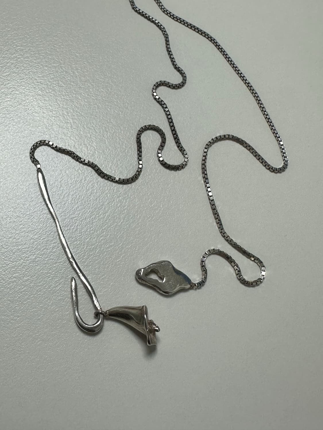 인오도르 loop calla necklace 상품이미지3