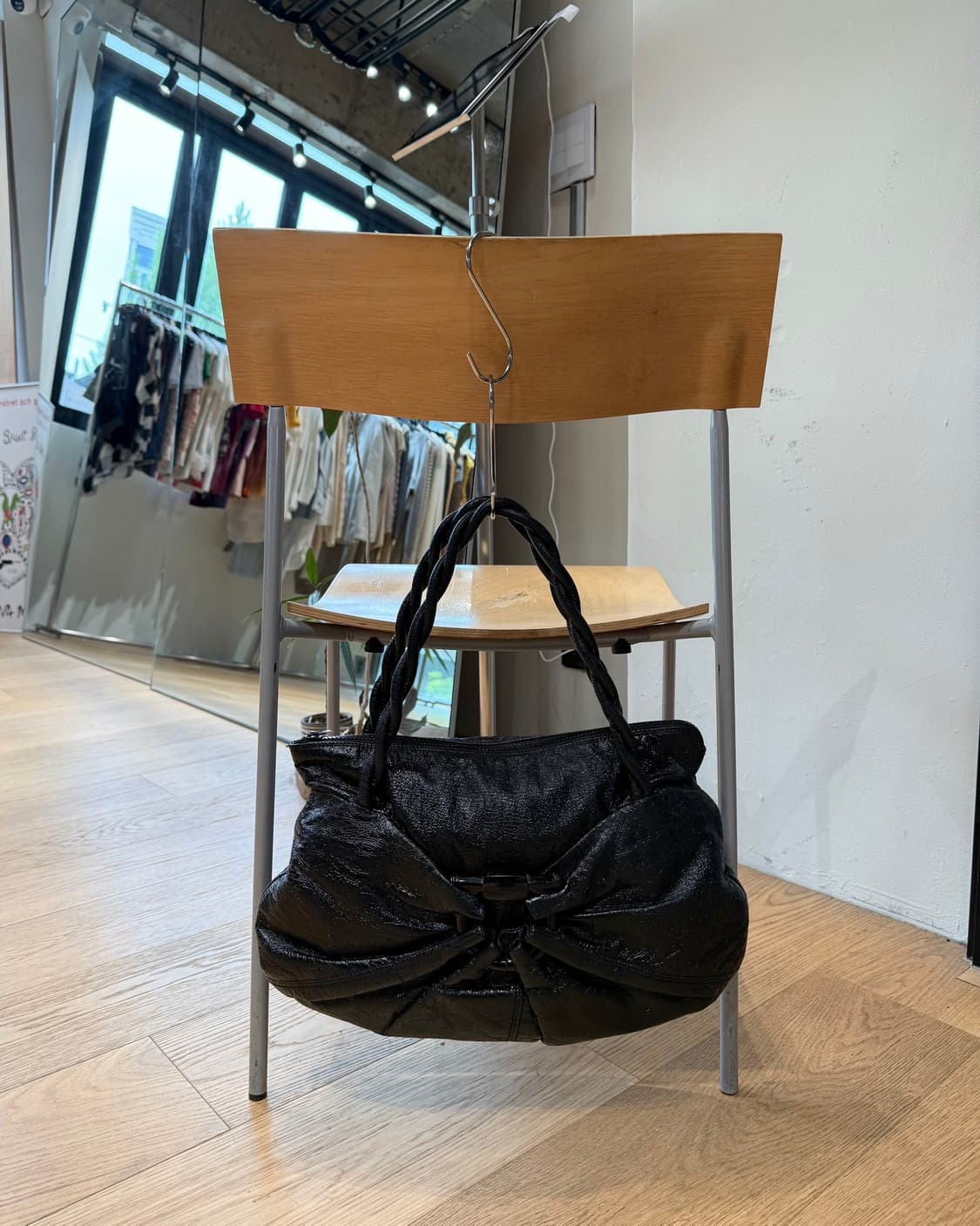 살바토레 페라가모 블랙 레더 숄더백  상품이미지1