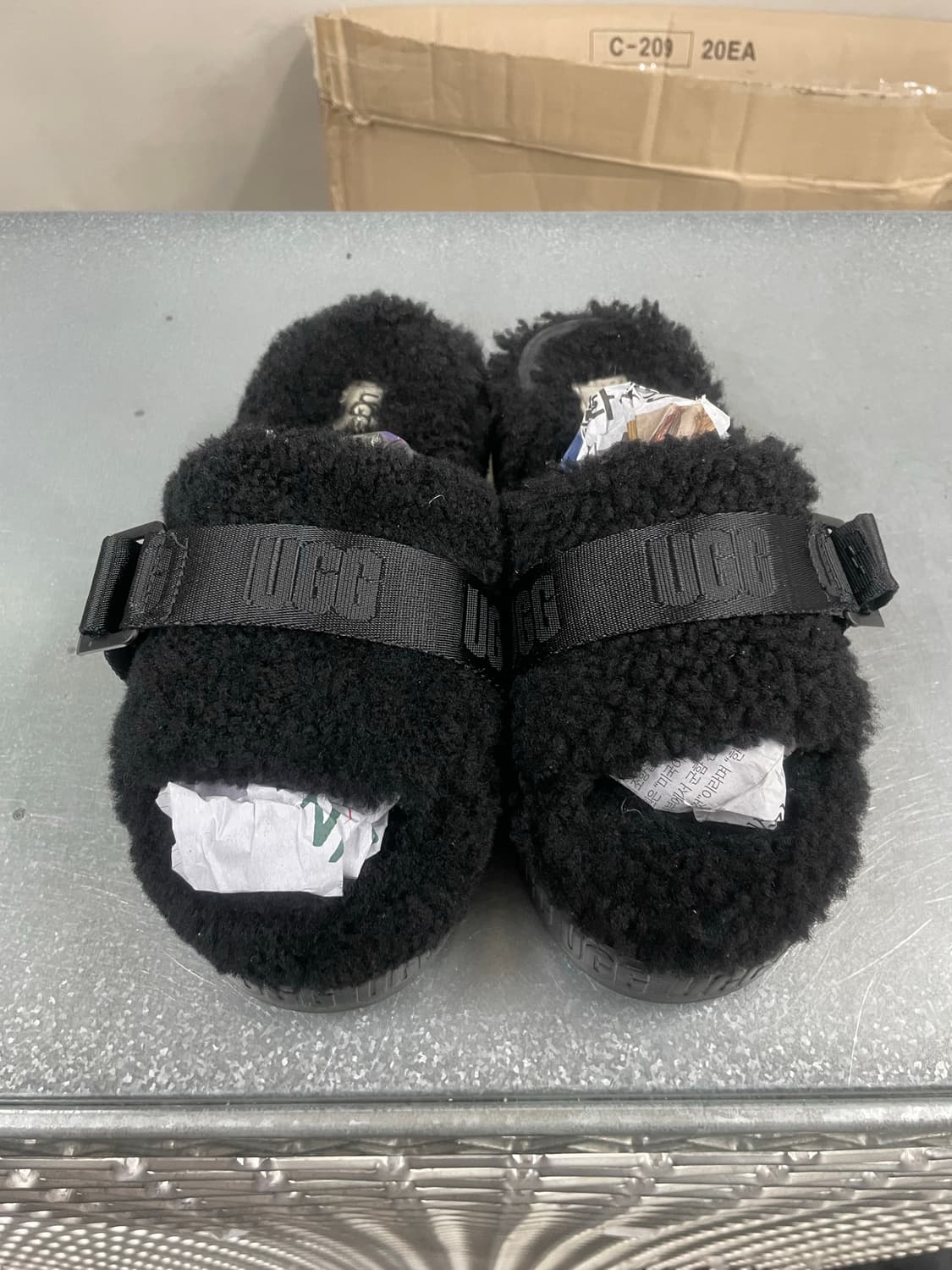 어그 플러피타 슬라이드 슬리퍼 블랙 230 상품이미지5