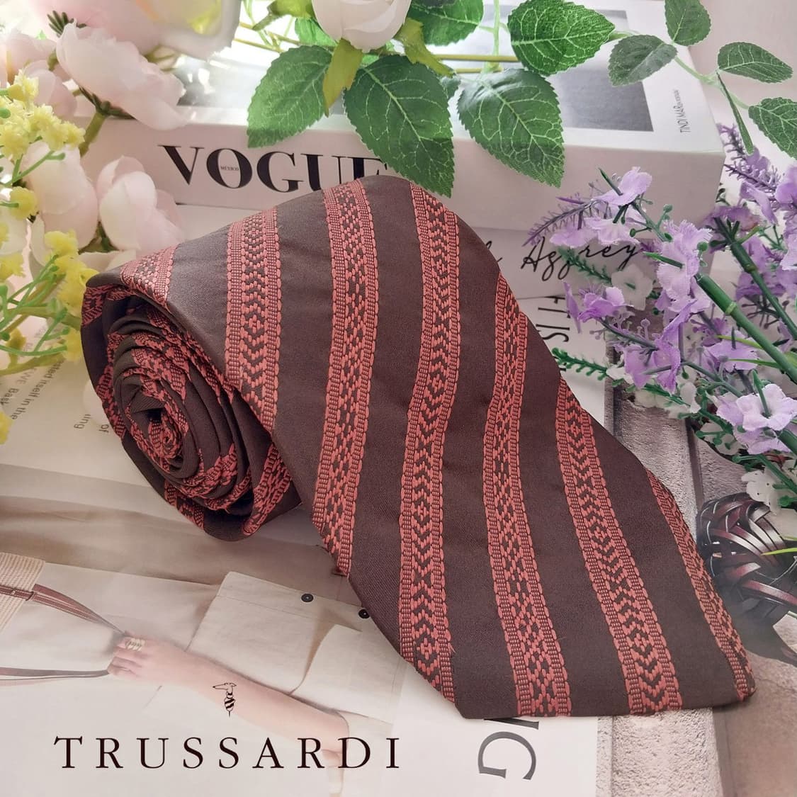 트루사르디 실크 브라운 스트라이프 넥타이 9.2cm A+등급 K1317
 상품이미지1