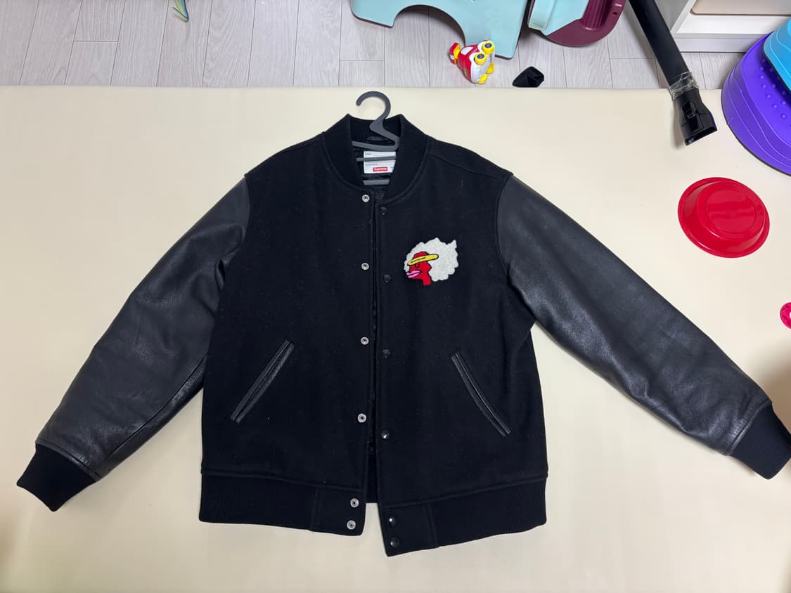 17FW 슈프림 곤즈 바시티 자켓 상품이미지1