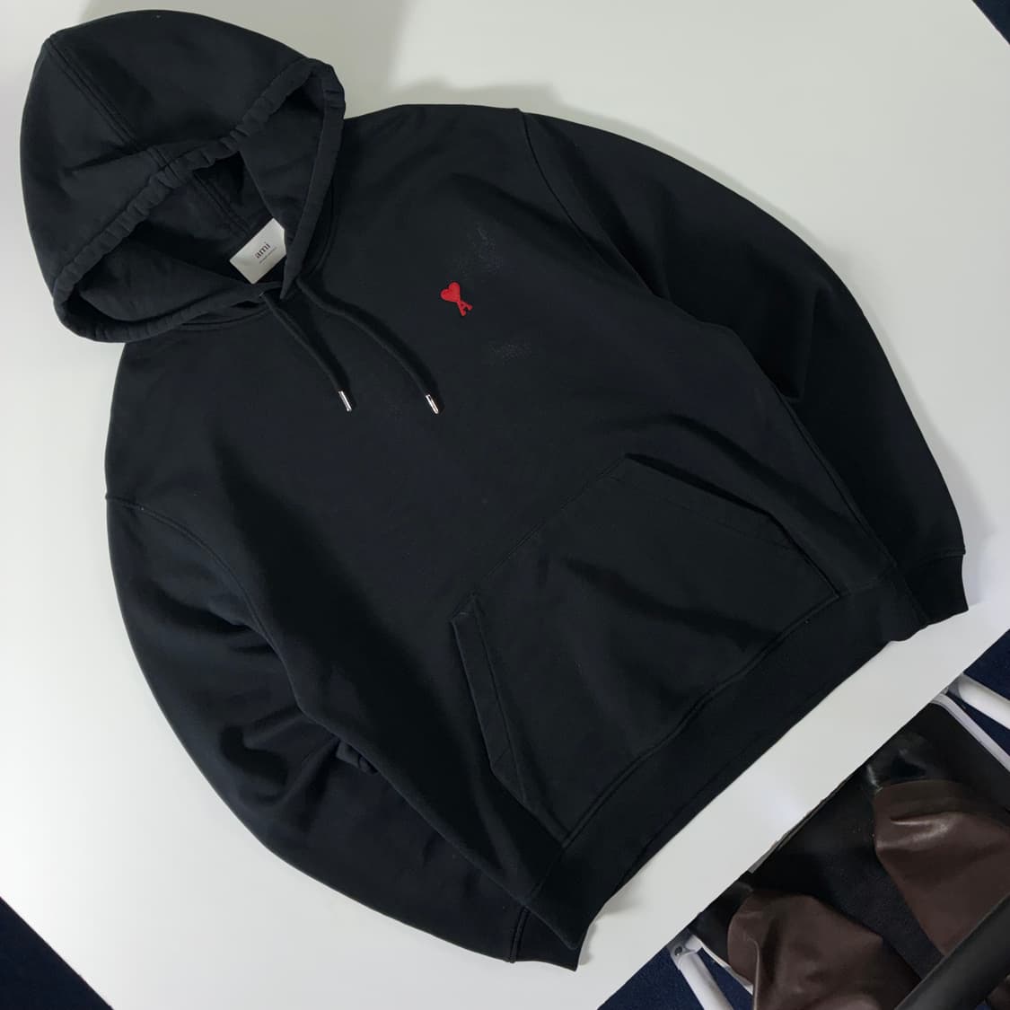 Ami  아미 스몰하트 로고 블랙 후드티  상품이미지2