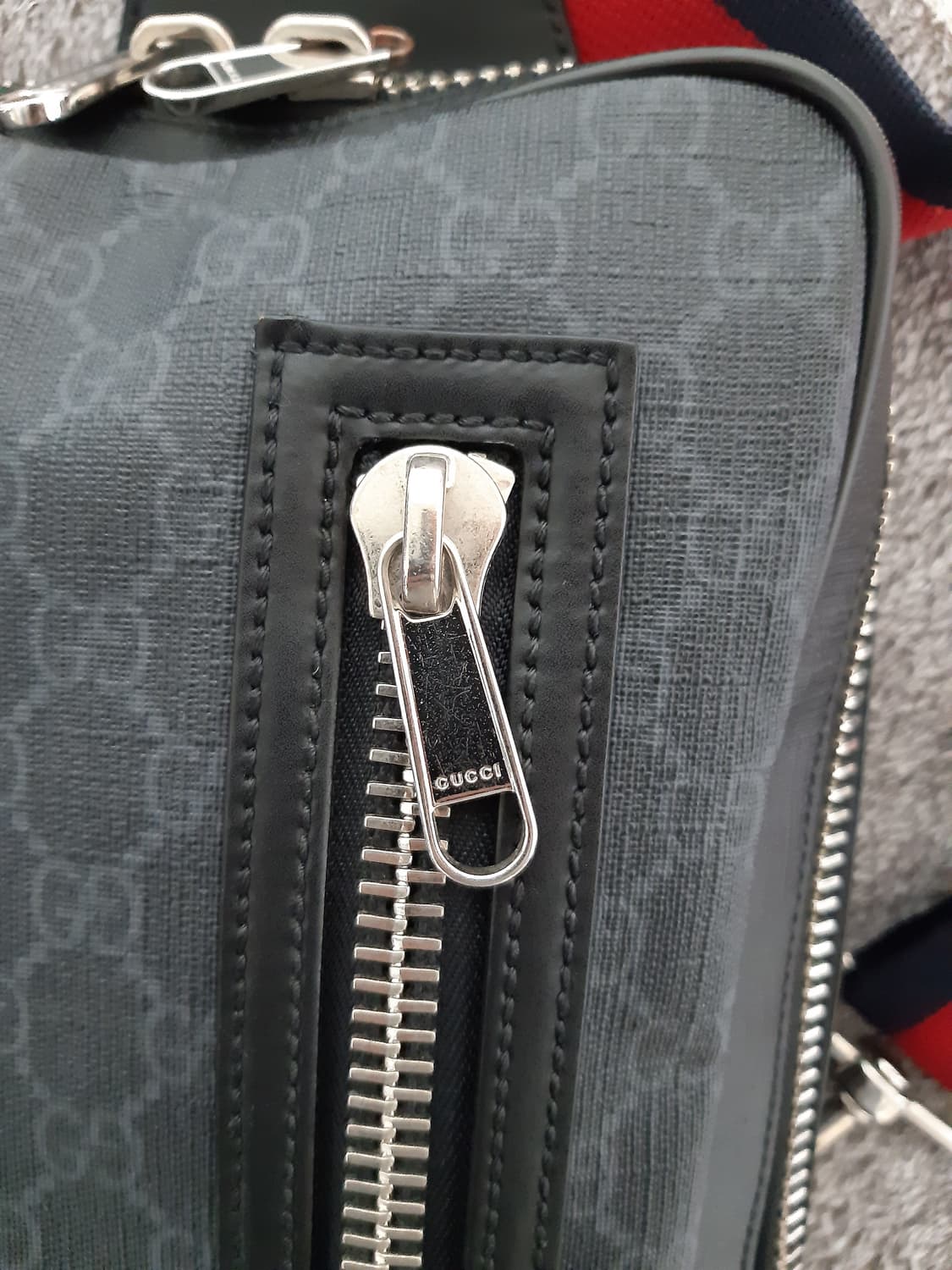 구찌 가방 GG수프림 슬링백팩 상품이미지6