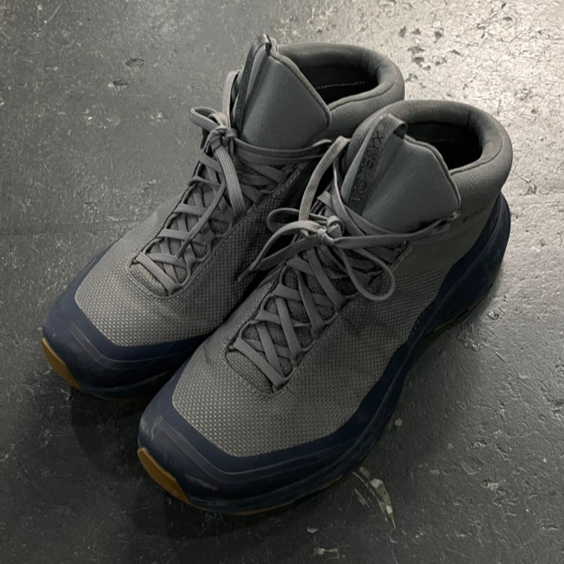 255 아크테릭스 에어리어스 미드  상품이미지3