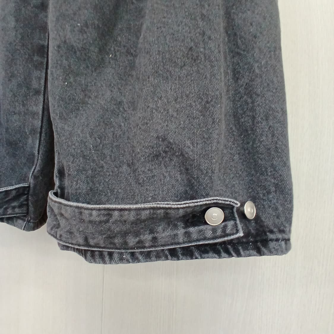 워싱 블랙 데님 카고 바지 상품이미지8