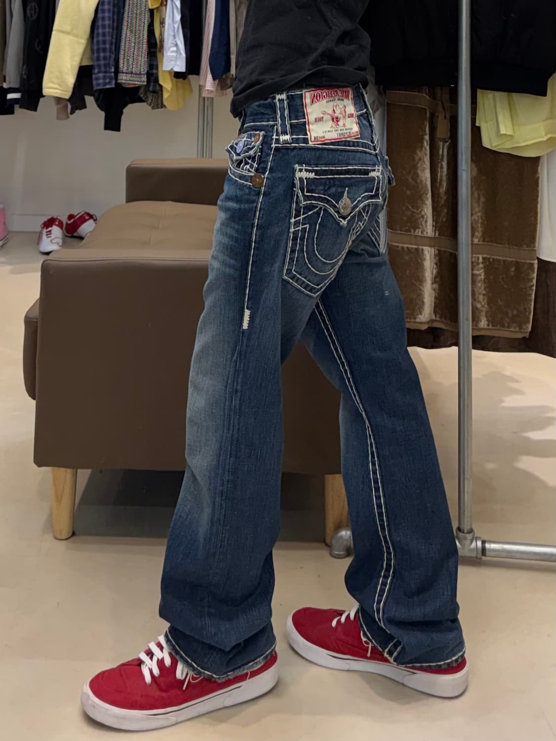 트루릴리전 빌리 슈퍼 T 부츠컷 데님 팬츠 상품이미지6