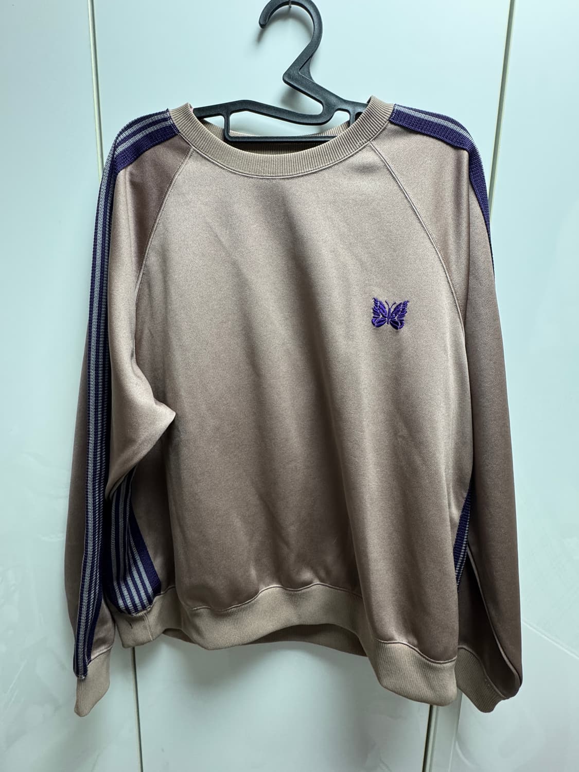 needles 새틴핑크 맨투맨 상품이미지1