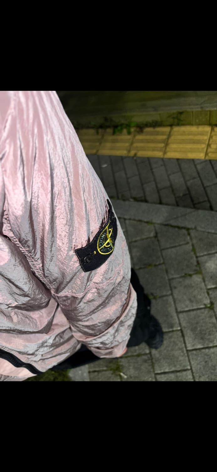 스톤아일랜드 나일론메탈 로즈쿼츠 XL 상품이미지3