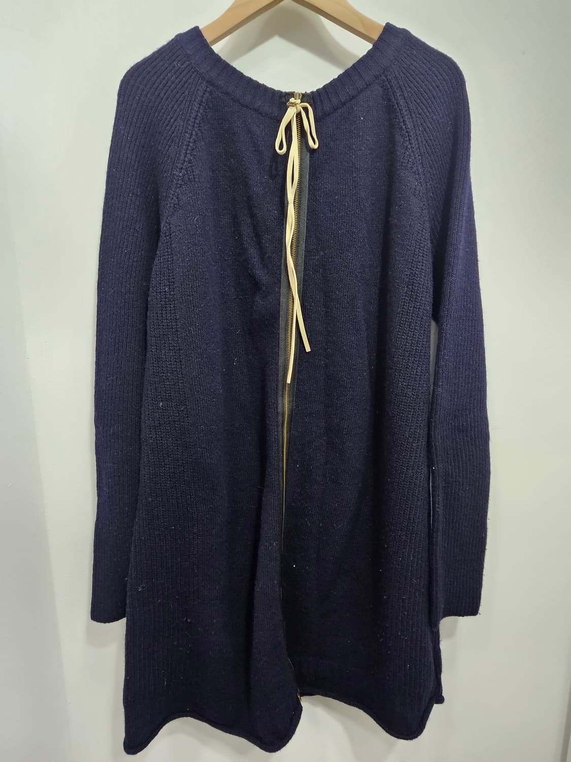 네이비 꽈배기 니트미디 지퍼 원피스 상품이미지8