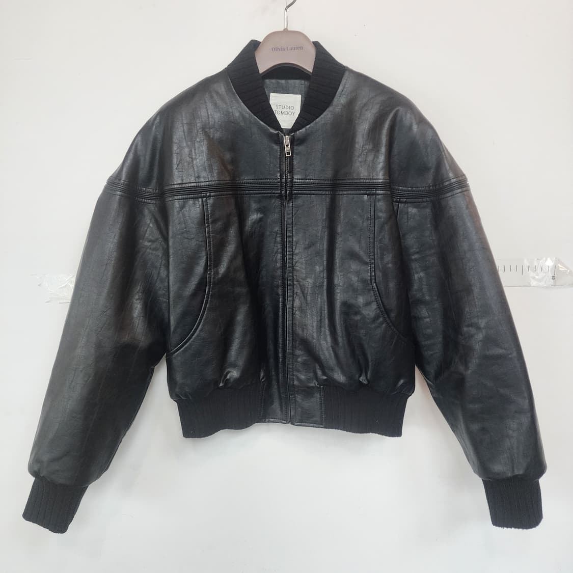 스튜디오 톰보이 블랙 레더 봄버 자켓 상품이미지1