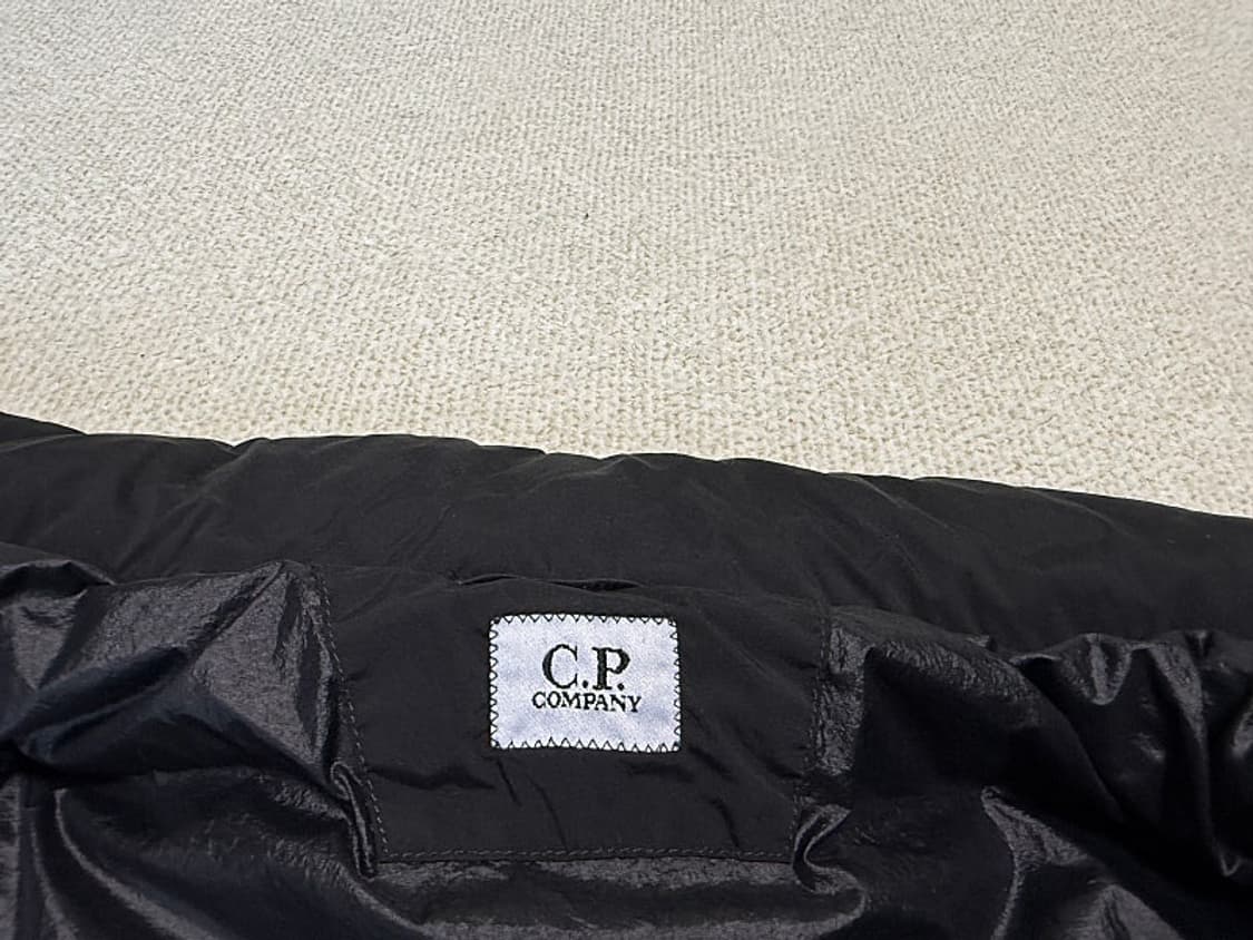 C.P 컴퍼니 나이크라 R 가먼트다이드 패딩 남성용 105사이즈 상품이미지7